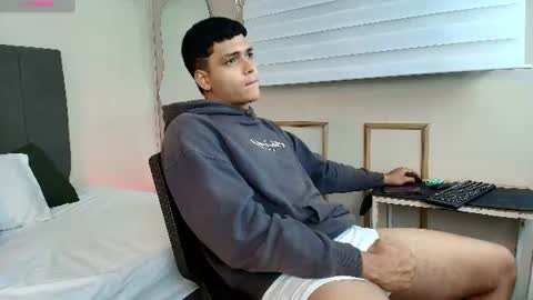 Snapshot of kyliam_big chatting on July 24, 2026, 1:03 am Kyliam online show from July 24, 2026, 1:03 am