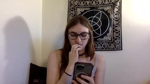 Snapshot of kylianna chatting on November 11, 2025, 8:31 pm Kylianna online show from November 11, 2025, 8:31 pm