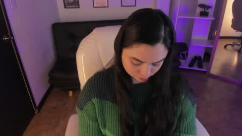 kylie online show from December 30, 2024, 1:25 pm