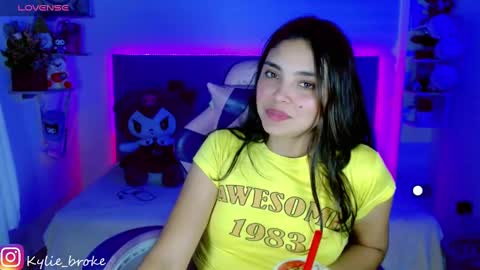 k ylie online show from December 31, 2024, 3:12 am