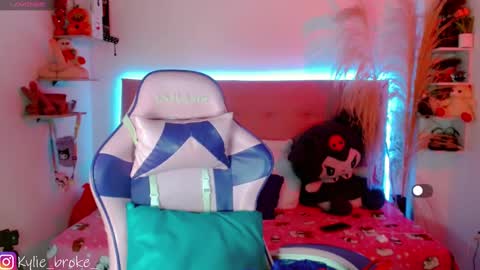 Snapshot of kylie_hottt_ chatting on October 31, 2025, 9:16 pm k ylie online show from October 31, 2025, 9:16 pm