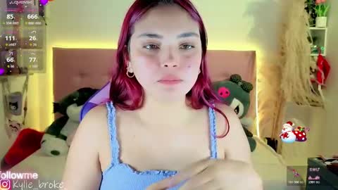 Snapshot of kylie_hottt_ chatting on December 1, 2025, 9:20 pm k ylie online show from December 1, 2025, 9:20 pm