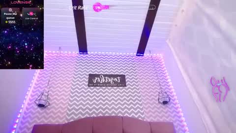 kylie_ls online show from December 5, 2024, 3:59 am