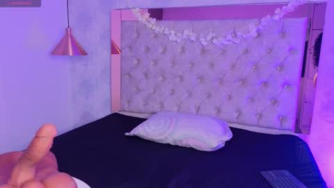  Kylie  online show from February 15, 2026, 1:52 pm