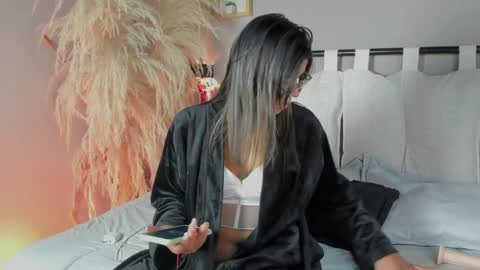 Kylie  online show from January 14, 2025, 2:40 am