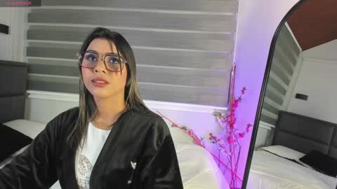 Kylie  online show from January 28, 2025, 11:49 am