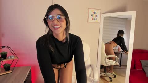 Kylie  online show from February 5, 2025, 8:14 pm