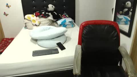 Instagram Kylie switch  followme  buy lovense here online show from October 20, 2025, 11:38 pm