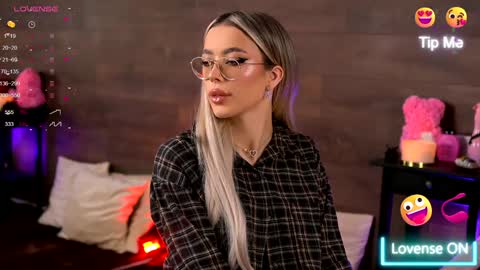 Kylie online show from December 8, 2024, 9:19 pm