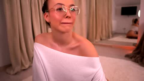 Snapshot of kyliejoyce chatting on May 18, 2026, 8:14 pm Kylie online show from May 18, 2026, 8:14 pm