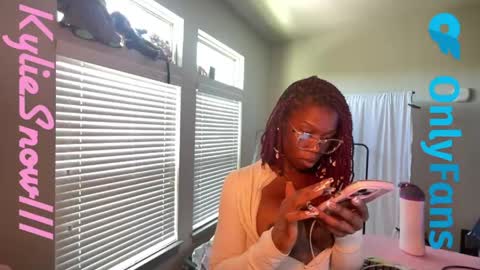 Kylie Snow online show from May 7, 2026, 4:01 pm