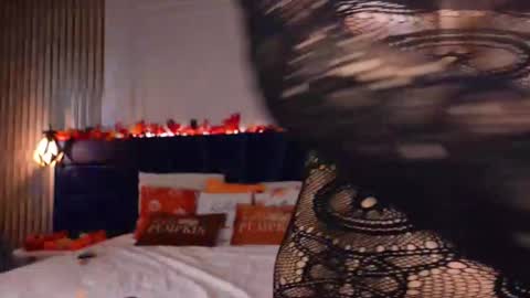 Snapshot of kylievee chatting on October 20, 2025, 8:37 am Kylie online show from October 20, 2025, 8:37 am