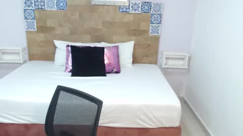 Kylie online show from December 14, 2025, 10:42 am