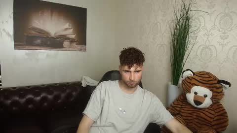 KyloEast online show from April 27, 2026, 4:21 am