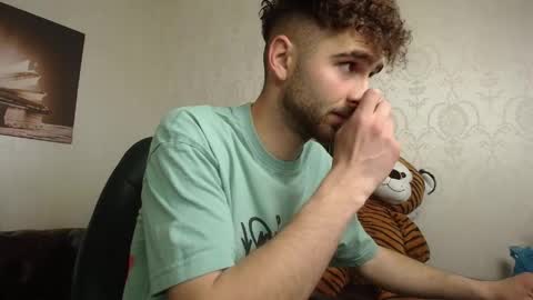 KyloEast online show from April 30, 2026, 4:52 am