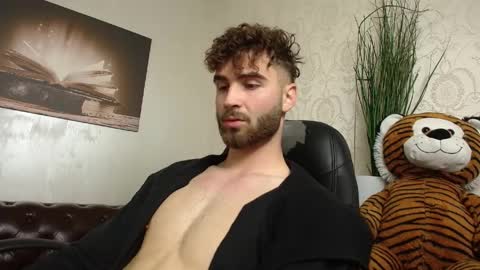 KyloEast online show from May 20, 2026, 5:02 am