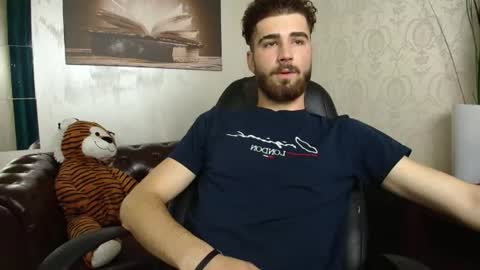 KyloEast online show from June 14, 2026, 4:25 am