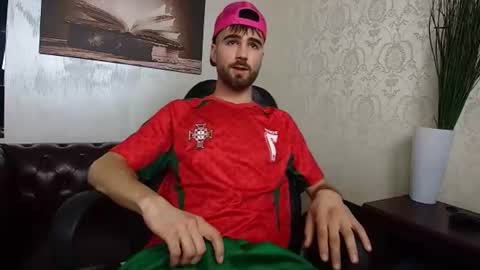 KyloEast online show from July 13, 2026, 4:48 am