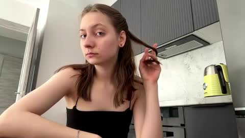 Kira online show from June 2, 2026, 12:18 pm