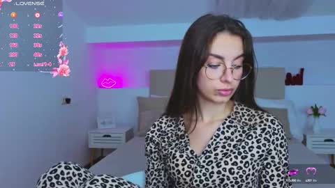 Margo  online show from September 26, 2025, 11:09 pm