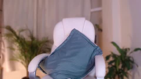 l_e_a online show from March 1, 2025, 8:45 am