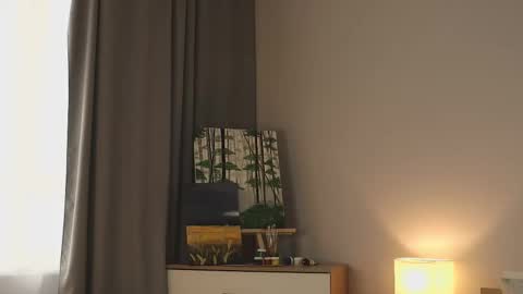 Alice online show from October 19, 2025, 4:46 am