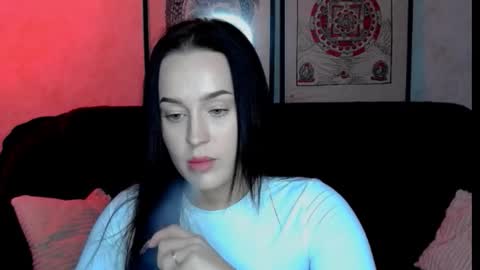 KIRA online show from September 17, 2025, 8:21 pm