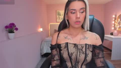 Snapshot of la_monitora chatting on June 1, 2026, 11:34 am T A T I A N A online show from June 1, 2026, 11:34 am