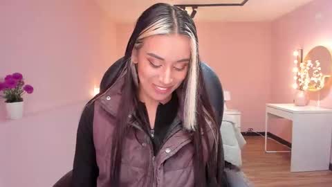 Snapshot of la_monitora chatting on June 3, 2026, 11:46 am T A T I A N A online show from June 3, 2026, 11:46 am