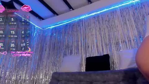 Victoria  online show from November 23, 2025, 8:19 pm