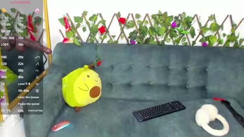 la_saris online show from May 10, 2026, 2:39 am