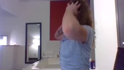 laady_jaee online show from January 18, 2026, 5:00 am