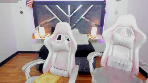 Snapshot of laara_croft chatting on March 6, 2025, 11:53 pm  L A R A   online show from March 6, 2025, 11:53 pm