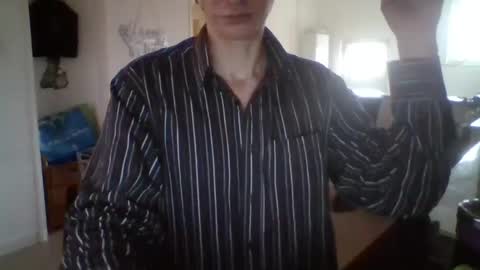 labelette007 online show from December 25, 2024, 1:19 pm