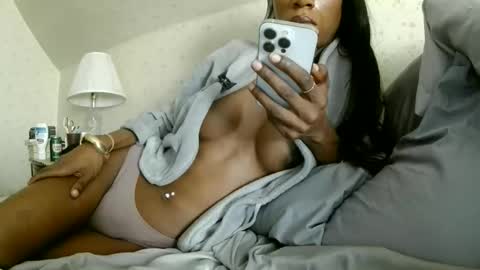Bella online show from June 8, 2026, 5:02 pm