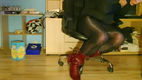 Snapshot of labondage chatting on April 9, 2026, 12:32 am labondage online show from April 9, 2026, 12:32 am