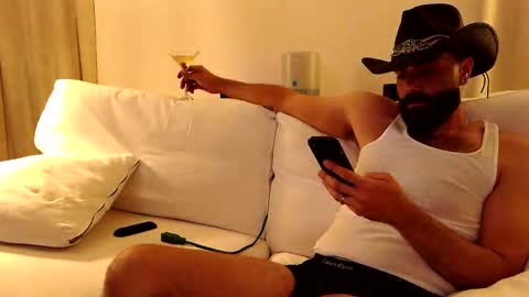 laboy32 online show from May 11, 2026, 3:34 am