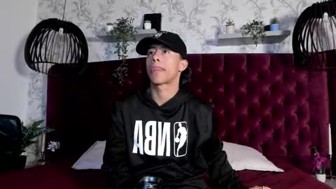 labrinthteasing online show from February 8, 2026, 11:57 am