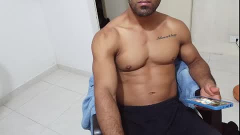Snapshot of lacasadelosmunecosbq chatting on June 9, 2026, 3:29 am Bruno Smith online show from June 9, 2026, 3:29 am