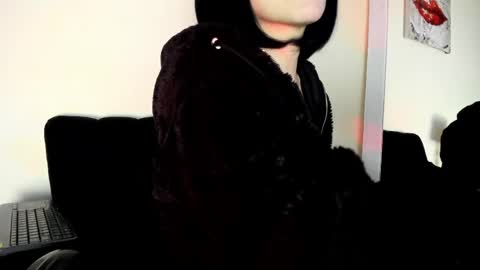 lace_victoria online show from May 7, 2026, 2:28 am
