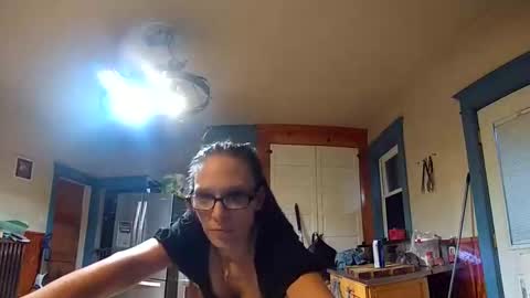 Snapshot of lacedinleather chatting on November 8, 2025, 12:33 am LacedInLeather online show from November 8, 2025, 12:33 am