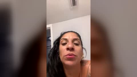 lachingona21 online show from June 21, 2026, 3:03 pm