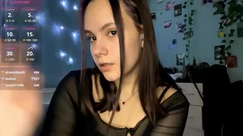 Sarah online show from October 25, 2025, 4:35 pm
