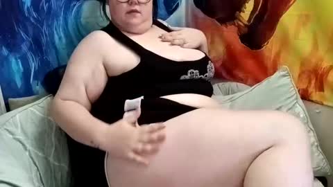 lacy_deville online show from April 12, 2026, 4:01 pm