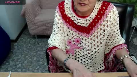 Snapshot of lada_abo_abo chatting on February 6, 2025, 11:32 am LADA online show from February 6, 2025, 11:32 am