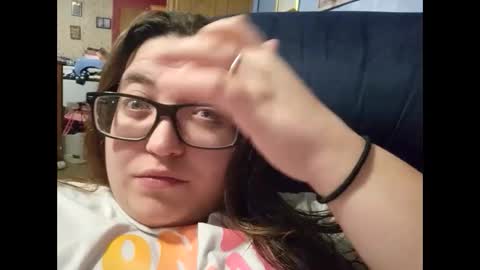 Snapshot of laddybuggie27 chatting on February 20, 2025, 12:52 am Laddybuggie27 online show from February 20, 2025, 12:52 am