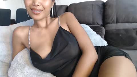 Snapshot of ladii_mia chatting on March 1, 2026, 10:50 am Mia online show from March 1, 2026, 10:50 am