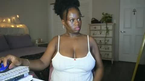 La Diosa Selene online show from July 23, 2026, 2:42 am