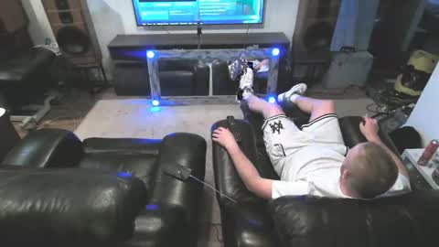 Snapshot of ladshed chatting on October 14, 2025, 12:17 pm Hectic online show from October 14, 2025, 12:17 pm