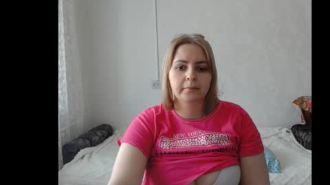 lady cute cat29 online show from January 18, 2025, 5:31 am